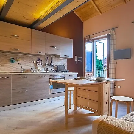 아파트 Canova Piano Primo - Cosy Orta Area 오메그나